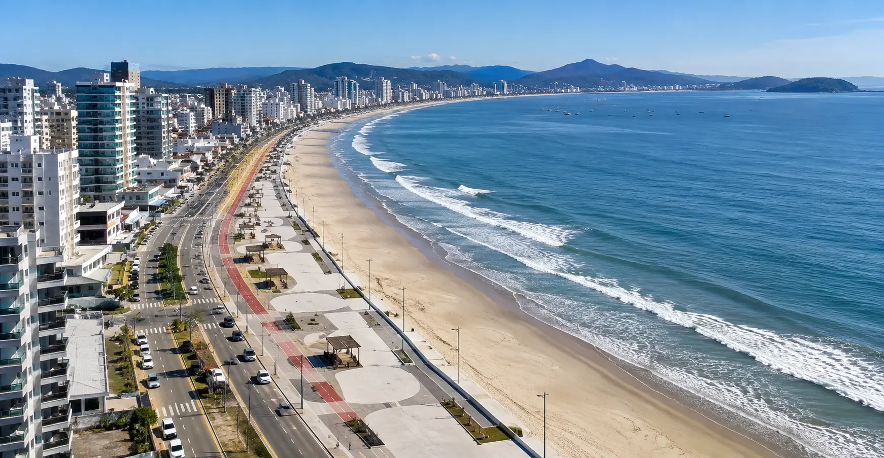 Penha ou Balneário Piçarras: onde investir em imóveis? Comparativo 2026